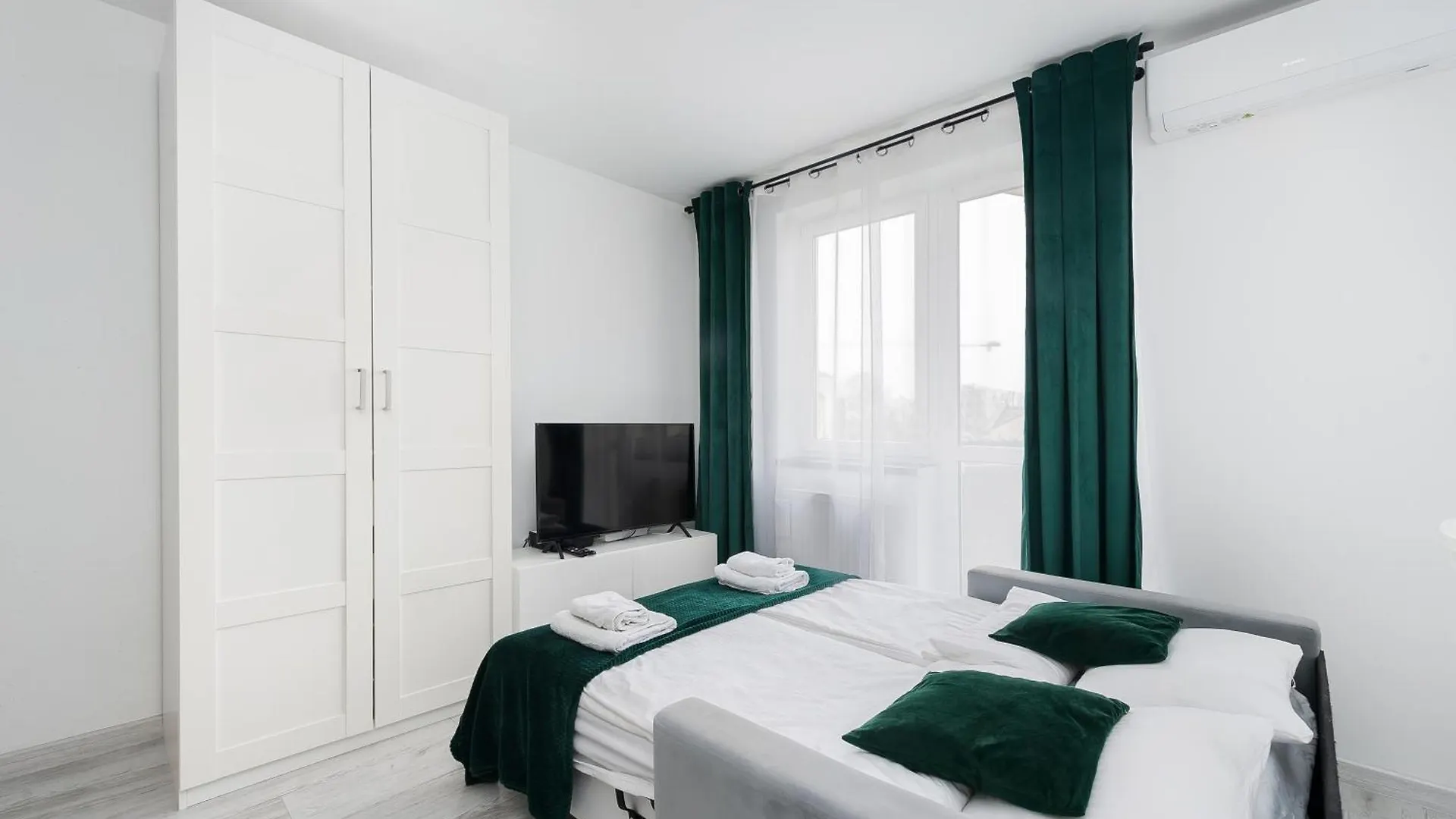 Bella Casa Economy Apartment - 117A Kobierzynska Kraków Polska